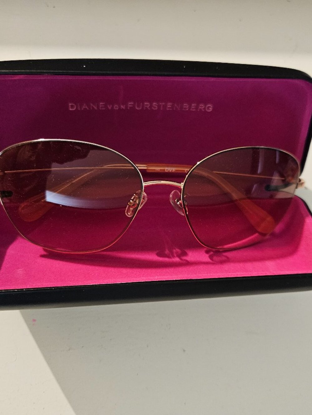 DVF Diane Von Furstenberg Sunglasses Rose Gold Pink Aviator Style NEVER WORN